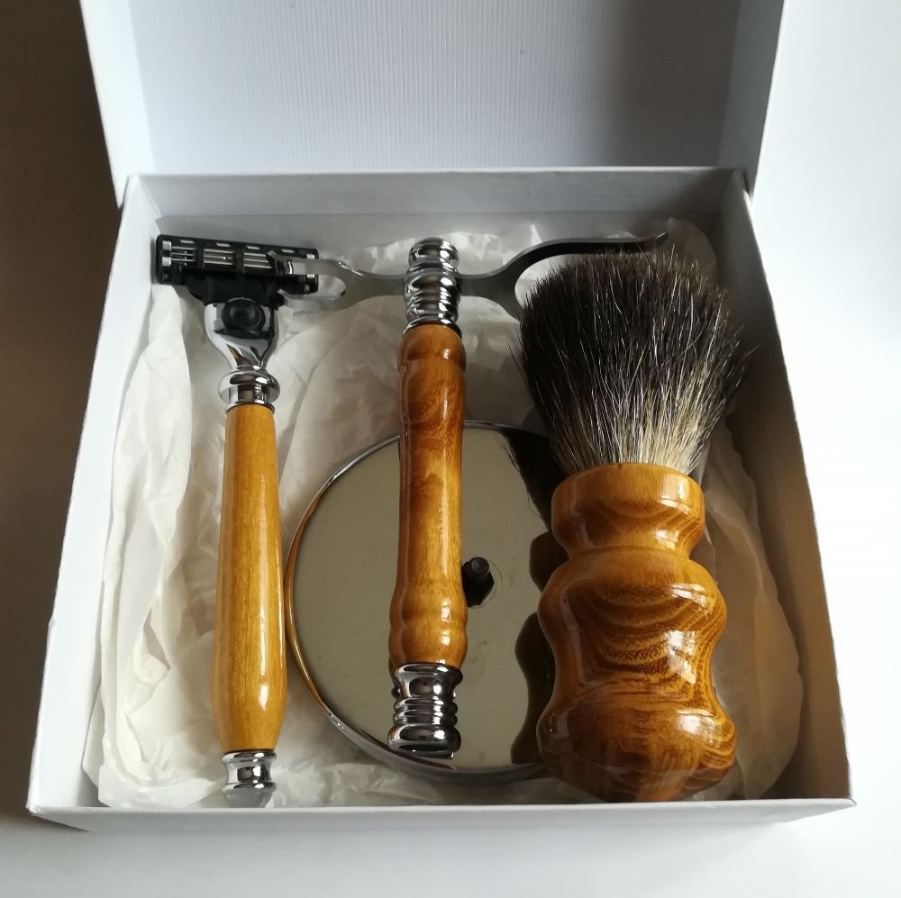 Coffret cadeau set de rasage - Rasoir à tête interchangeable (Mach 3 Gillette®) et blaireau en véritables poils naturels en bois de robinier (faux acacia)--9996666048887